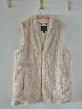 Banana Republic Light Cream Faux Fur Sleeveless Vest